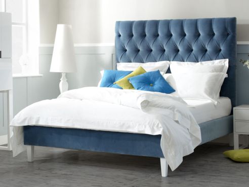 Lowry Traditional Bed On Legs